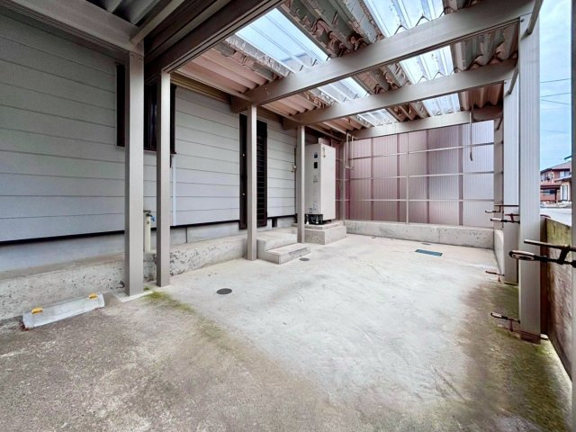 坂井市春江町上小森　中古住宅♪