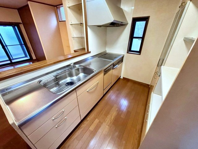 坂井市春江町上小森　中古住宅♪