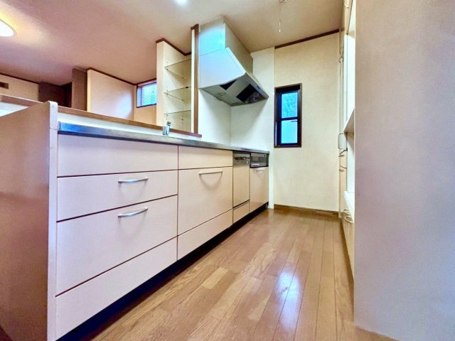 坂井市春江町上小森　中古住宅♪