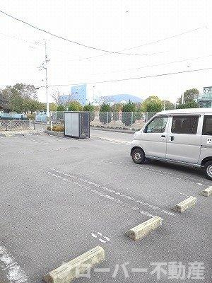 カリーノの駐車場