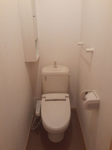 アニュ－グレイス新井薬師のトイレ|ゆったりとした空間のトイレです
