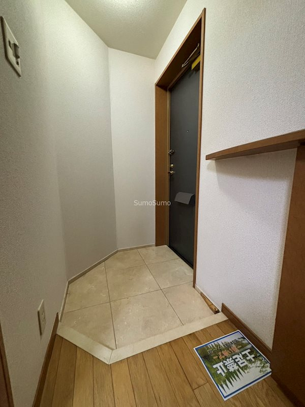グランドシーズ大手前の玄関