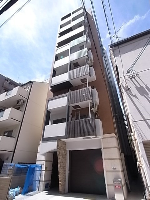ユリシス新神戸の外観