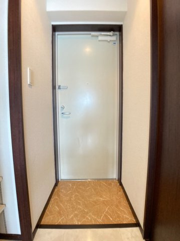 アクエルド新町の玄関