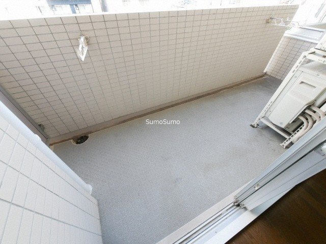 ヴェスタ堀江のバルコニー