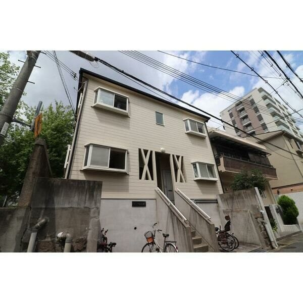 アーク倉石通の外観