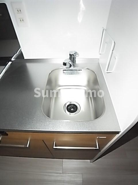 セレニテ神戸西クレアのキッチン|コンパクトなキッチンで掃除もラクラク