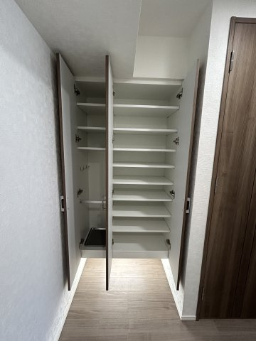リーガル神戸三宮Ⅱの玄関