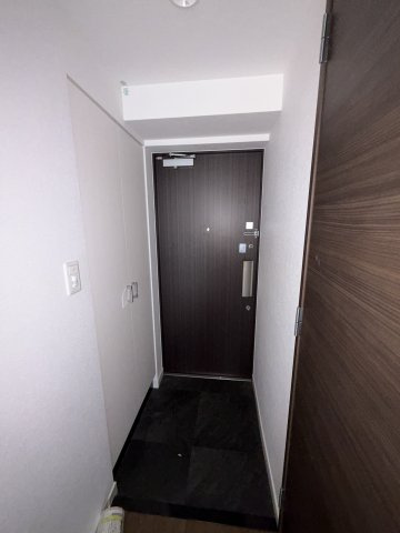 LEGESTA兵庫リバージュの玄関