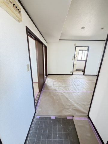 青木ビルの玄関