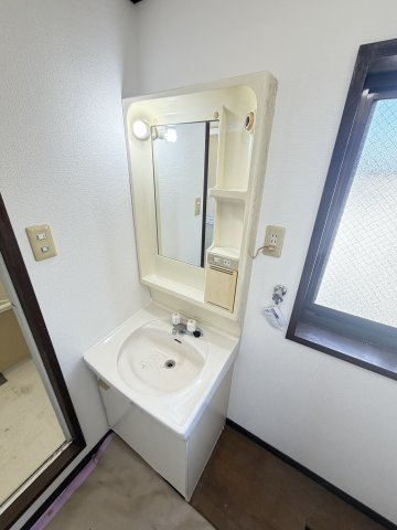 青木ビルの洗面所