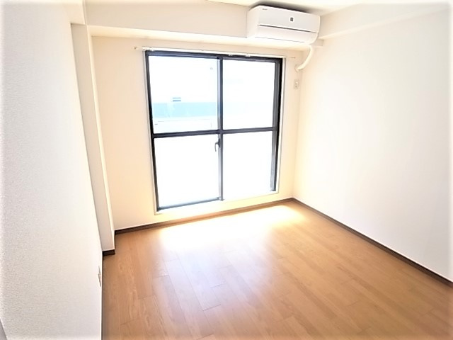 メインリバー住吉川の洋室