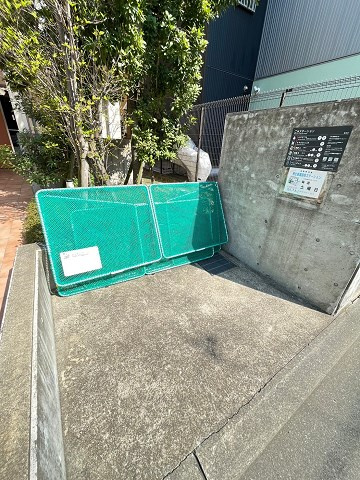 甲子園口マンション雅園荘の外観