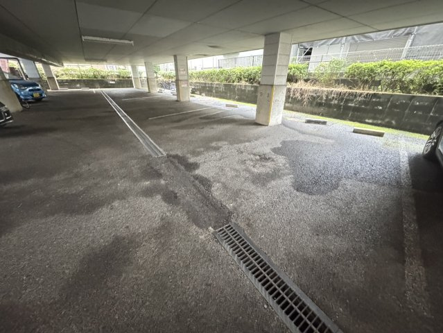 カジュアルコーポの駐車場