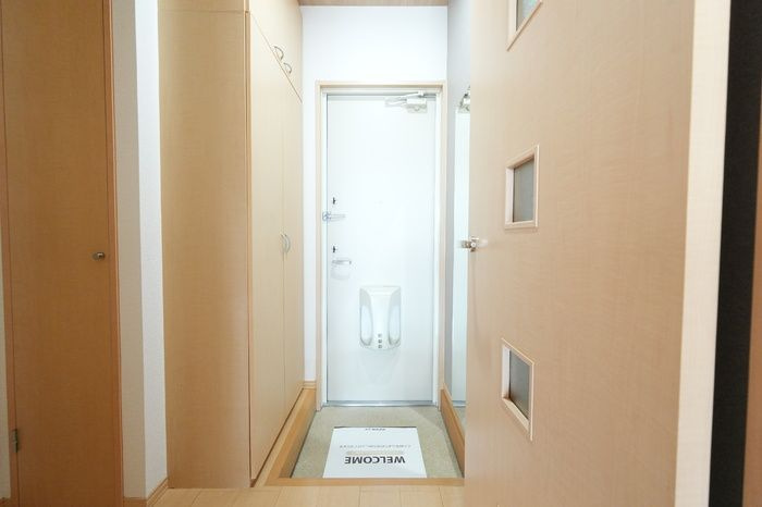 モナリエ中冨居　Ａの玄関