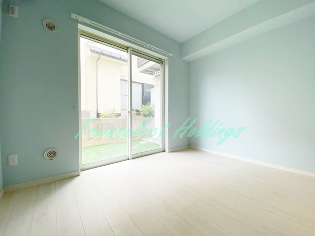 藤沢市本町２丁目のアパートの居間・リビング