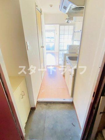 大阪市淀川区東三国５丁目の賃貸マンションの玄関