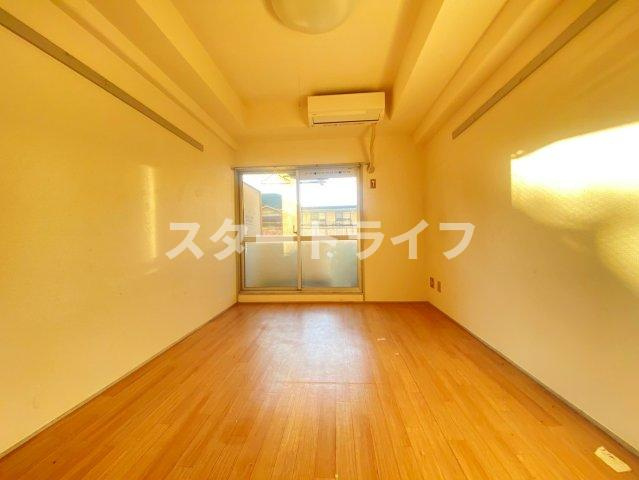 大阪市淀川区東三国５丁目の賃貸マンションの居間・リビング