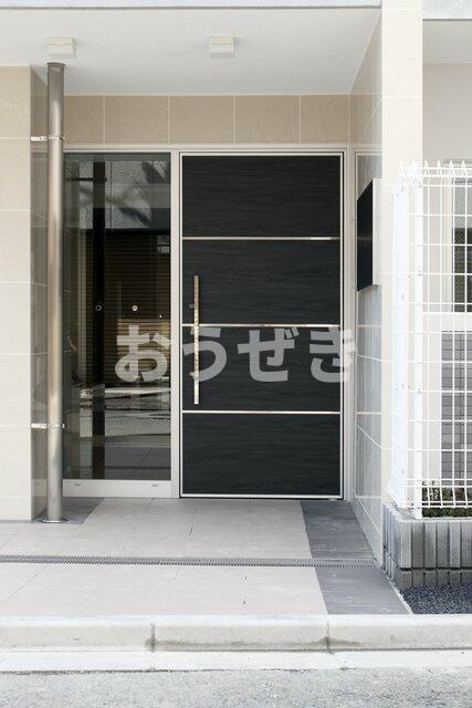 ファインクレスト入谷のエントランス