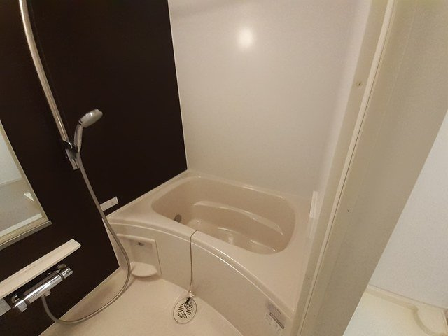 グランソレイユ楠葉Ⅲの浴室|お風呂で日々の疲れを落としましょう