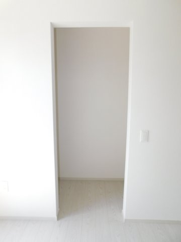 名古屋市中村区日ノ宮町４丁目の新築一戸建の収納|◇ウォークインクローゼット◇　　洋服や荷物が片付き、お部屋が広く利用できます！