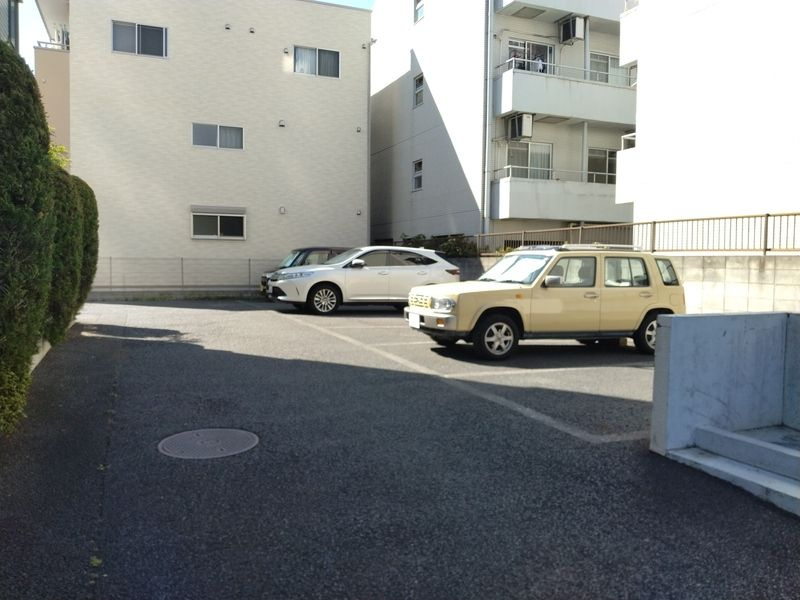 ハビテ葛西の駐車場