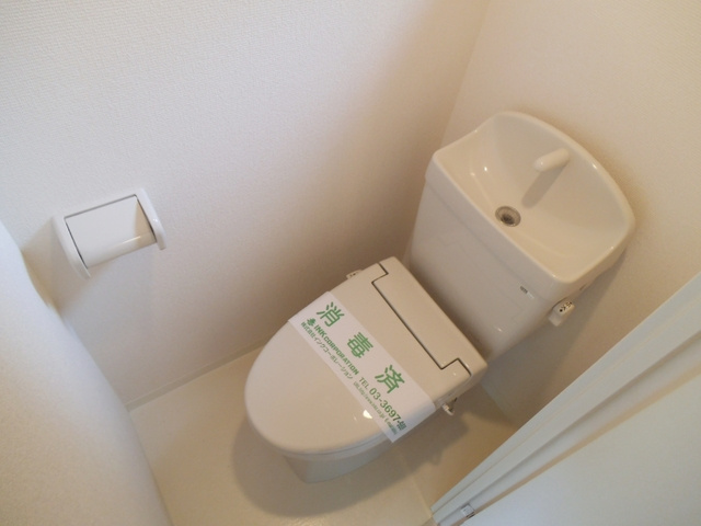クレセール赤羽のトイレ|トイレは独立です☆窓もありますよ！
