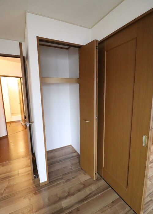 リビングタウン西崎　A棟の収納