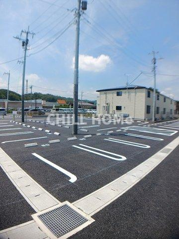 パークアクシス藤岡・Ｄの駐車場|当社、チルホームのHPもご覧ください(^^)/物件情報多数♪