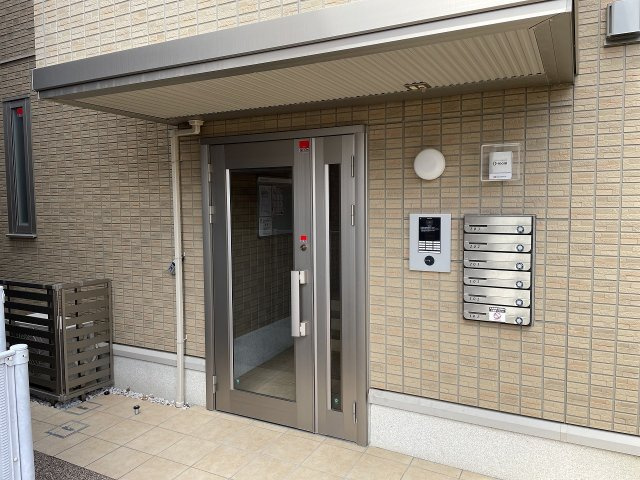 Chez　Noix長興寺のエントランス