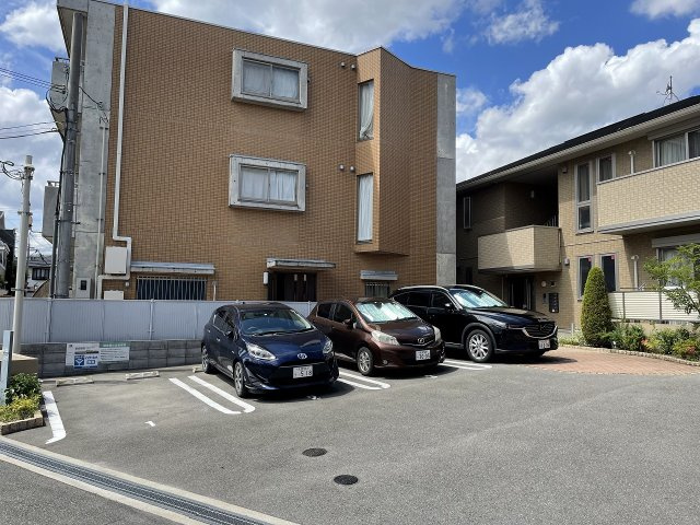 Chez　Noix長興寺の駐車場