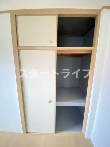 大阪市東淀川区西淡路１丁目の賃貸マンションの収納