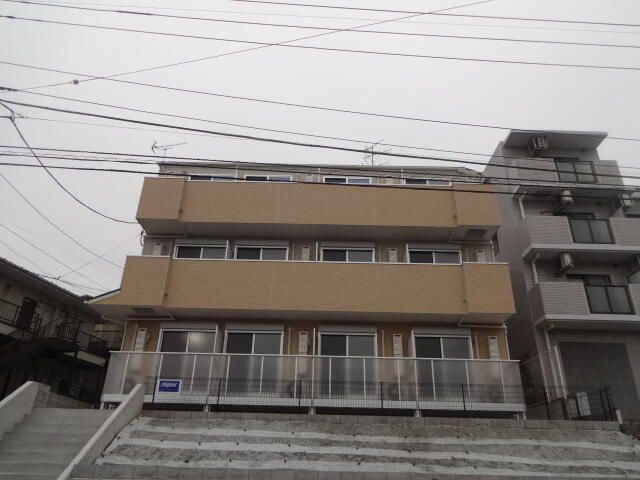 グランドール二俣川の外観
