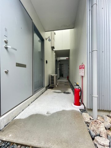 W&R APARTMENT01のエントランス