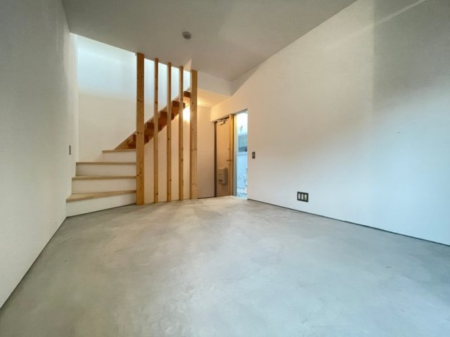W&R APARTMENT01の居間・リビング