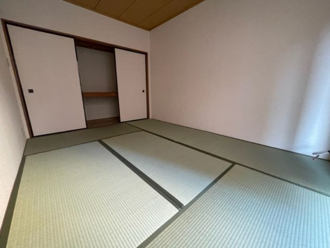 【寝室】 | コーポ栗谷津 | 落ち着いた色調の寝室です