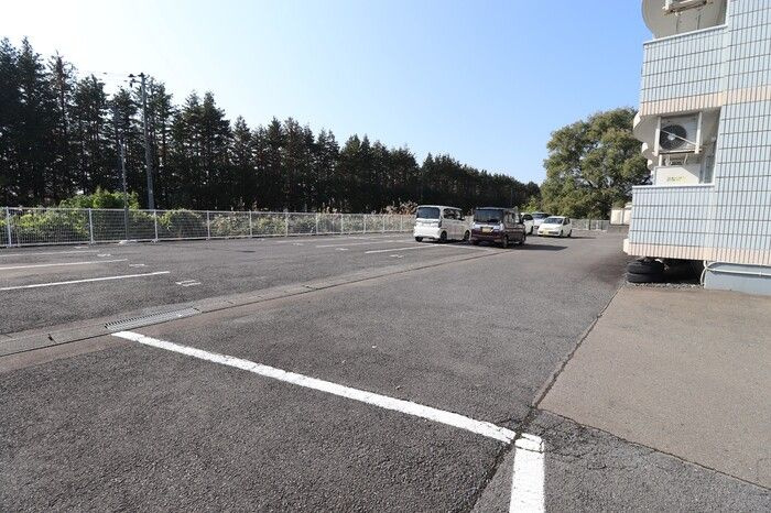 サンラフォーレ花北の駐車場