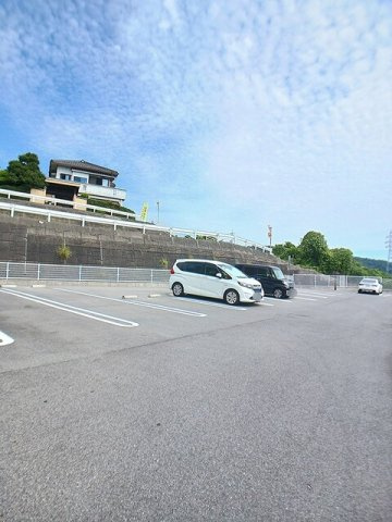 レジレンスパークⅤの駐車場