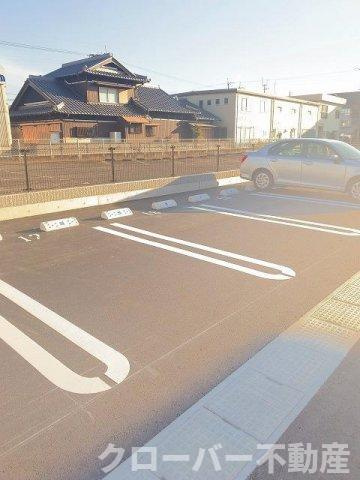 プラシード坂本Ａの駐車場