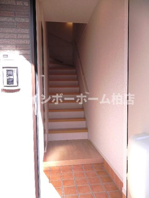 特典：仲介手数料が50％OFFです‼の玄関|シューズボックスがあります