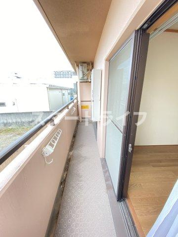 大阪市淀川区西三国１丁目の賃貸マンションのバルコニー