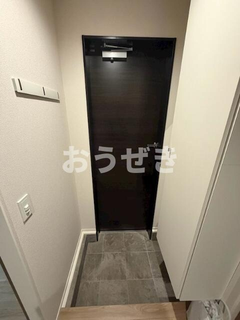 メゾン・コリーヌの玄関