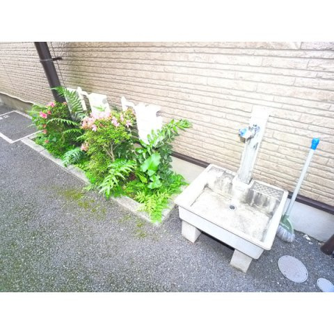 エスカーラ真間の庭