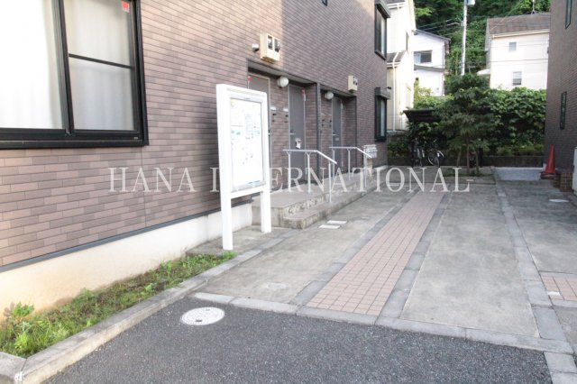 レオネクストサティⅡのエントランス
