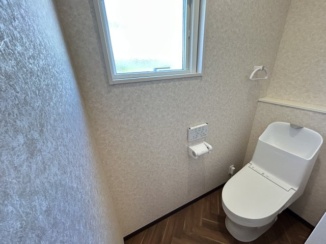 阿南市那賀川町赤池　建売のトイレ