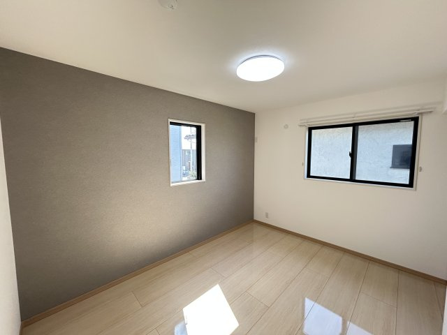 阿南市那賀川町赤池　建売の洋室
