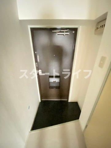 大阪市淀川区西中島３丁目の賃貸マンションの玄関