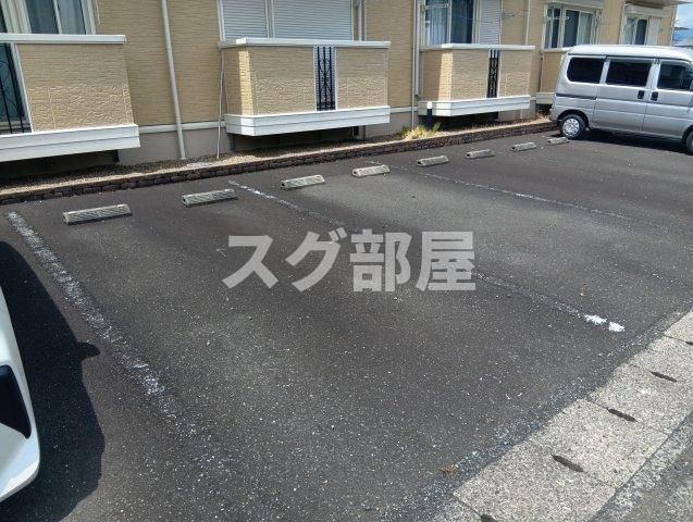 Heights　Pureの駐車場