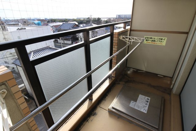 ジュネス海岸通のバルコニー
