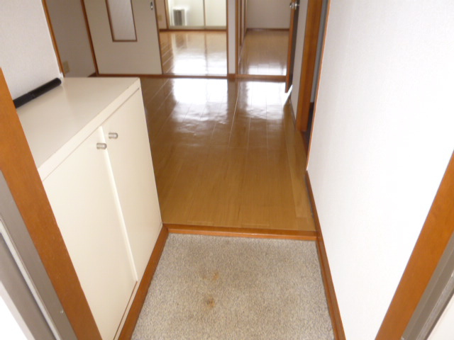 倉敷市林のアパートの玄関